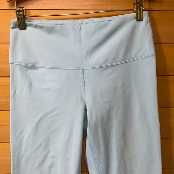 Yogalicious Baby Blue Leggings Size M 7/8 length - Picture 4 of 7